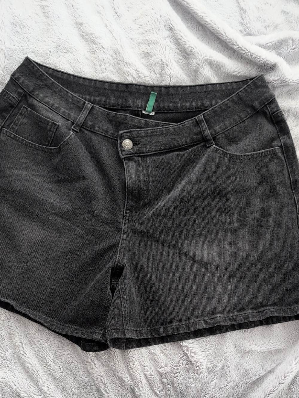 HALARA Black Denim Jean Shorts